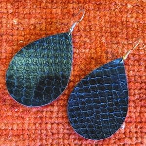 NWOT Black Teardrop Faux Snakeskin Hook Earrings, 2.25" x ~1.5"